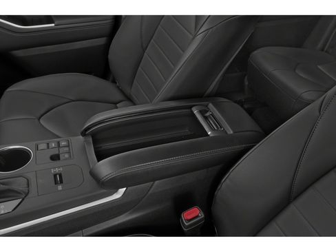 Used 2023 Toyota Highlander XLE AWD/4WD image 12