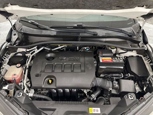 Used 2019 Toyota C-HR Limited FWD image 3