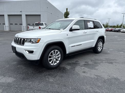 Certified 2021 Jeep Grand Cherokee Laredo AWD/4WD image 5
