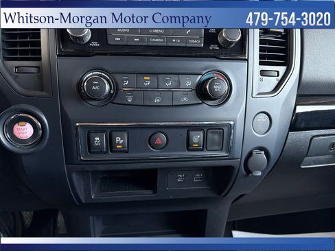 Used 2022 Nissan Titan SV image 27