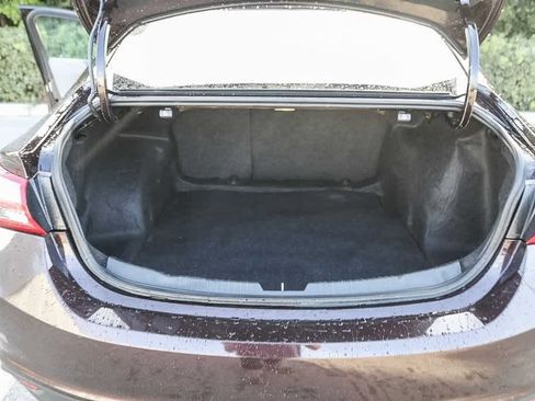 Used 2021 Chevrolet Malibu LT image 22