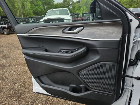 New 2026 Jeep Grand Cherokee Altitude RWD image 10