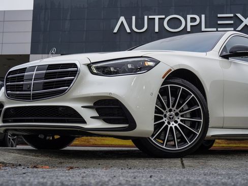 Used 2022 Mercedes-Benz S 500 4MATIC image 2