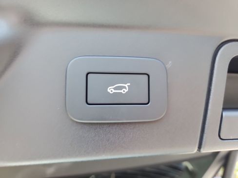 Used 2026 Land Rover Range Rover Velar S image 14