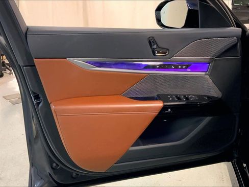 Certified 2023 BMW 760i xDrive image 22