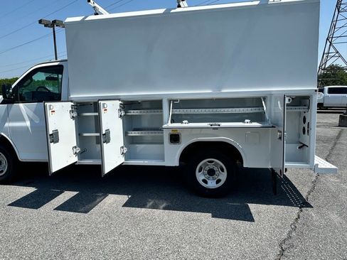 New 2025 GMC Savana 3500 w/ Power Convenience Package RWD image 28