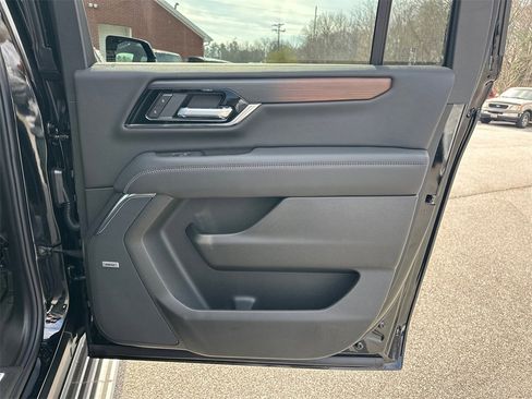 New 2026 GMC Yukon XL Denali w/ Sun & Power Step Package image 17