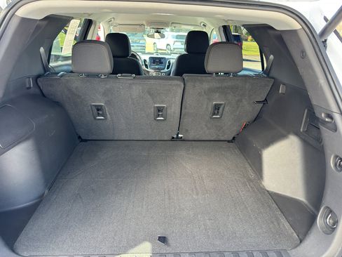 Used 2022 Chevrolet Equinox LT w/ Driver Convenience Package image 17