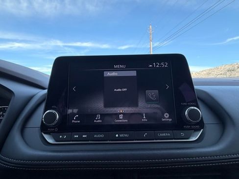 Used 2023 Nissan Rogue SV image 13