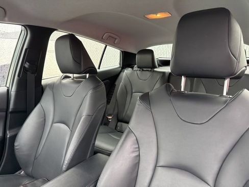Used 2019 Toyota Prius Prime Premium image 11