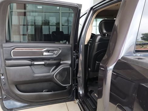 Used 2019 RAM 1500 Laramie AWD/4WD image 33