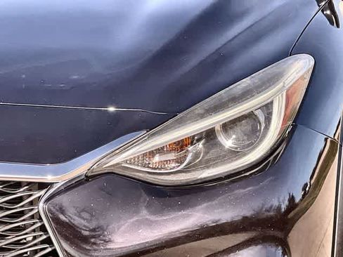 Used 2018 INFINITI QX30 Luxury w/ Cargo Package image 24