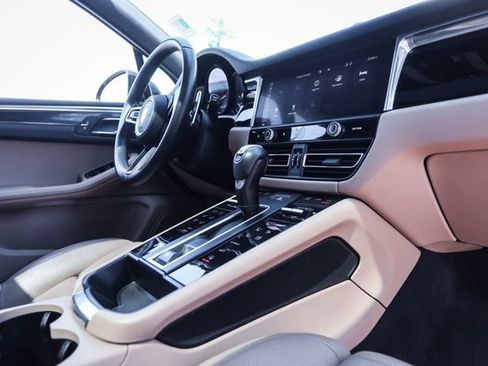 Used 2022 Porsche Macan AWD/4WD image 80
