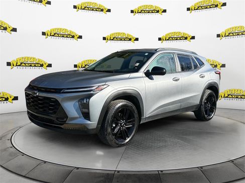 Used 2025 Chevrolet Trax ACTIV w/ Driver Confidence Package image 1