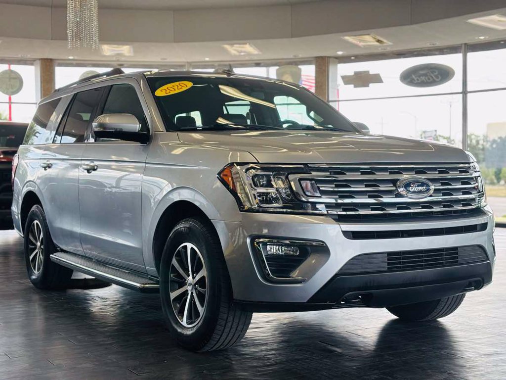 Used 2020 Ford Expedition XLT w/ Equipment Group 202A AWD/4WD image 4