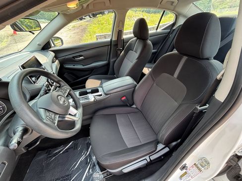 Used 2025 Nissan Sentra SV FWD image 33