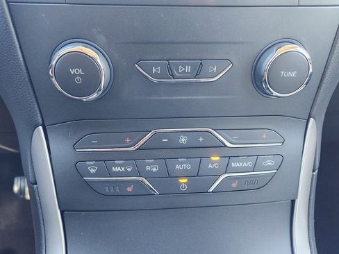 Used 2020 Ford Edge SEL w/ Convenience Package image 25