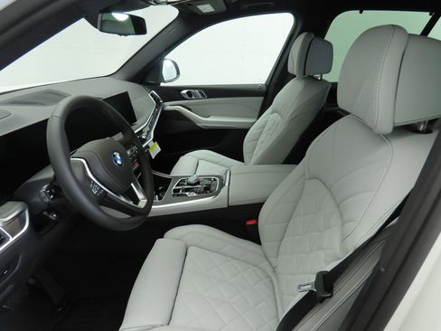New 2026 BMW X5 xDrive50e AWD/4WD image 18