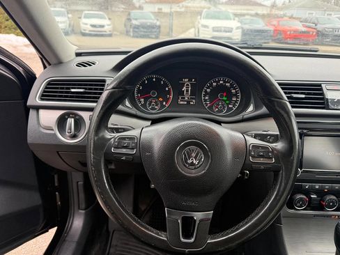 Used 2014 Volkswagen Passat 2.5 SE image 11