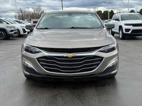 Used 2022 Chevrolet Malibu LS image 2