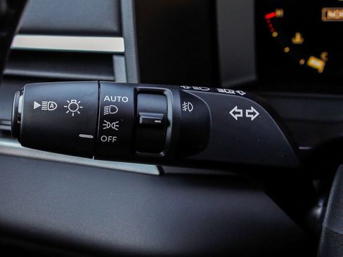 Used 2025 Mitsubishi Outlander SE AWD/4WD image 24