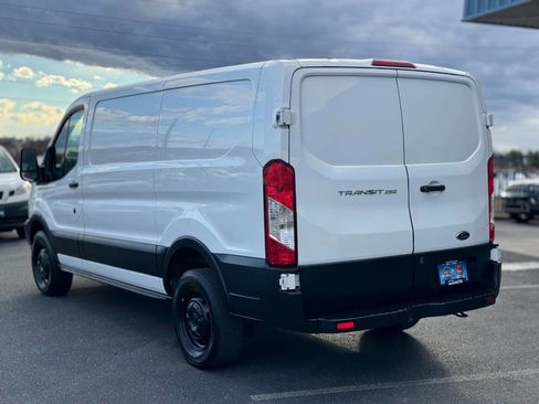 Used 2019 Ford Transit 250 130 Low Roof image 5