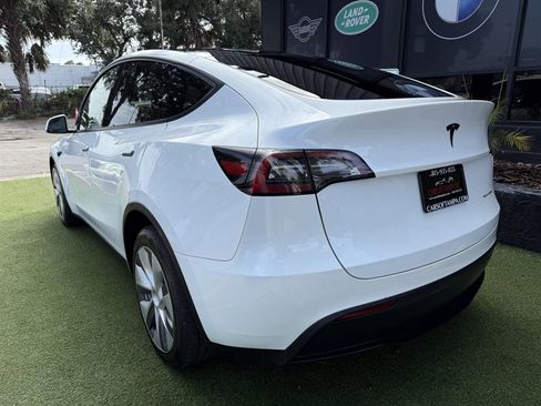 Used 2023 Tesla Model Y Long Range image 4