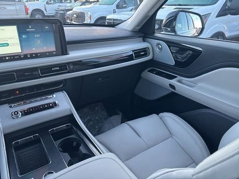 New 2026 Lincoln Aviator Reserve AWD/4WD image 32