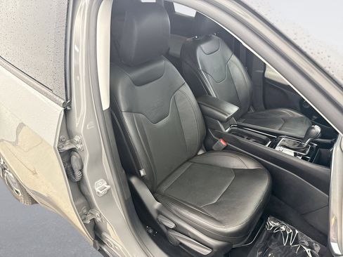 Used 2022 Jeep Compass Limited image 16