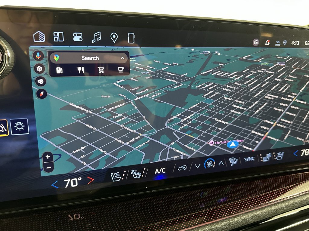 New 2027 Chevrolet Traverse RS w/ LPO, Floor Liner Package AWD/4WD image 15