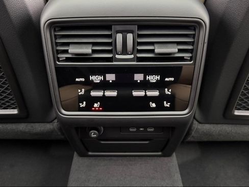 New 2026 Porsche Cayenne image 33