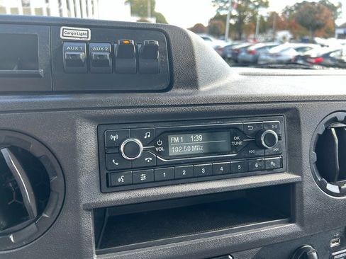 Used 2022 Ford E-350 and Econoline 350 Super Duty image 13