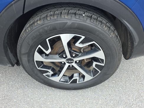Certified 2023 Kia Sportage EX FWD image 4