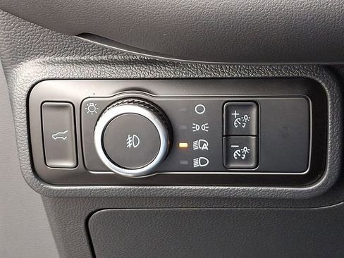 Used 2025 Ford Explorer ST image 27