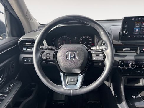 Used 2023 Honda Pilot Touring image 16