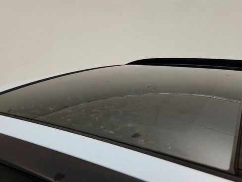 Used 2024 Volvo XC40 B5 Plus w/ Protection Package Premier AWD/4WD image 10