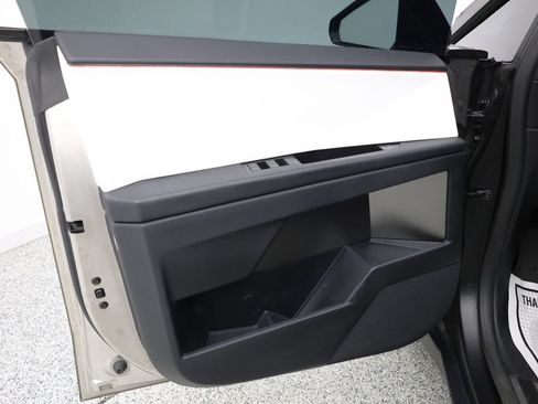 Used 2024 Tesla Cybertruck AWD Crew Cab image 8