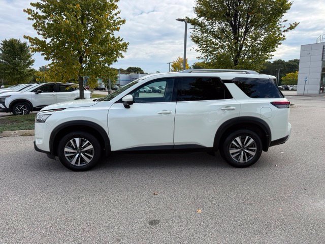 Certified 2024 Nissan Pathfinder SL AWD/4WD image 11