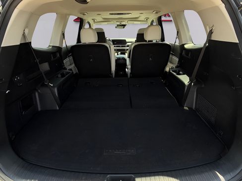Used 2023 Kia Telluride S w/ S Sunroof Package FWD image 9