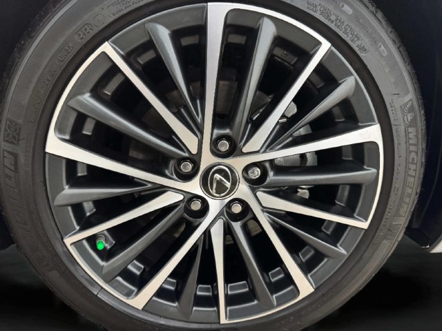 Certified 2025 Lexus ES 350 w/ Premium Package FWD image 28