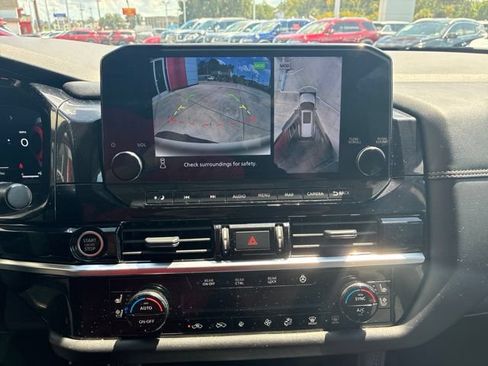 Used 2024 Nissan Pathfinder Platinum FWD image 26