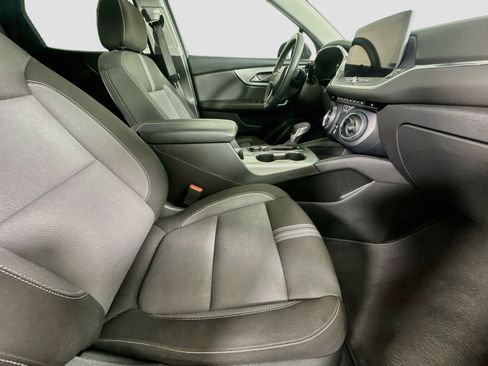 Used 2025 Chevrolet Blazer LT FWD image 30