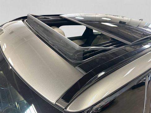 Used 2019 Land Rover Range Rover Velar R-Dynamic SE AWD/4WD image 44
