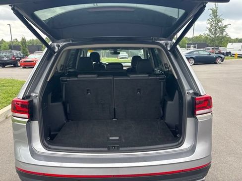 Used 2025 Volkswagen Atlas SE FWD image 11