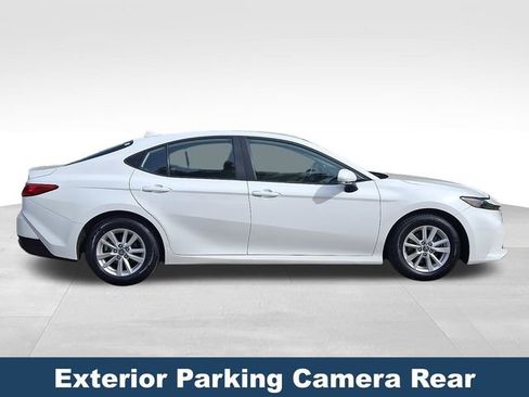Used 2025 Toyota Camry LE image 9