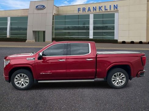 Used 2023 GMC Sierra 1500 Denali w/ Technology Package AWD/4WD image 4