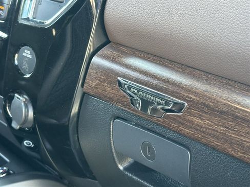 Used 2021 Nissan Titan Platinum Reserve w/ Moonroof Package AWD/4WD image 18
