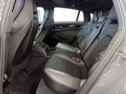 Certified 2025 Porsche Panamera image 11