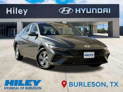 New 2026 Hyundai Elantra SE image 1