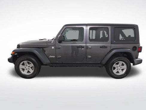 Used 2018 Jeep Wrangler Unlimited Sport image 2